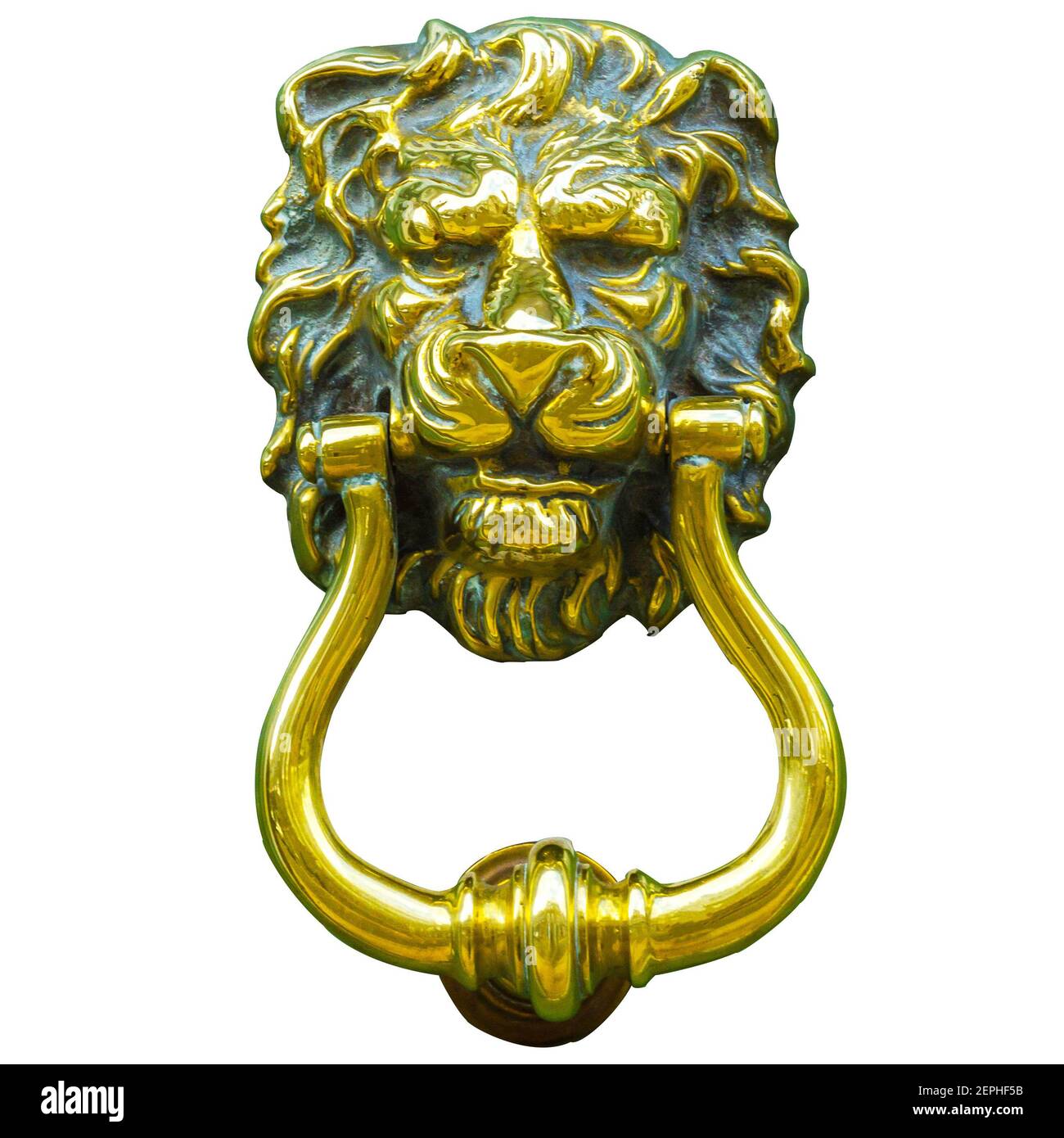 Originale bussatore in ottone a forma di testa di leone, bussatore isolato su sfondo bianco, pomolo vintage della porta Foto Stock