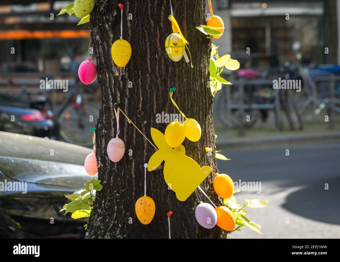 Ostereier un einem Baum a Berlino Foto Stock