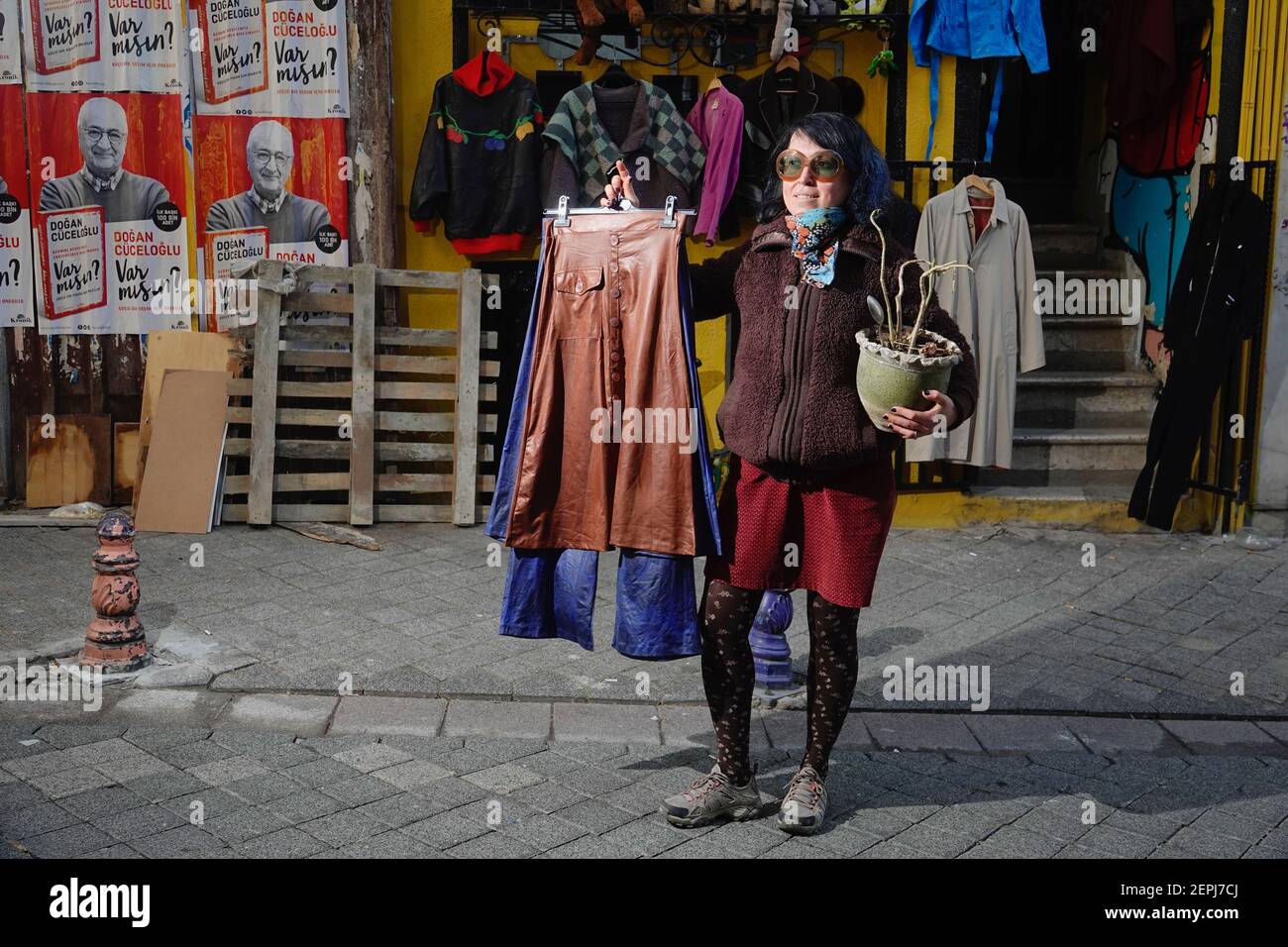Negozio di abbigliamento vintage a Moda, Istanbul, Turchia Foto Stock