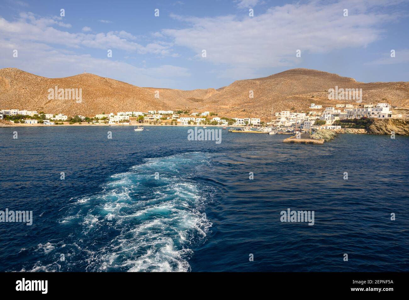 FOLEGANDROS, Grecia - 26 settembre 2020: Karavostasi, il porto principale  di Folegandros, Cicladi, Grecia Foto stock - Alamy