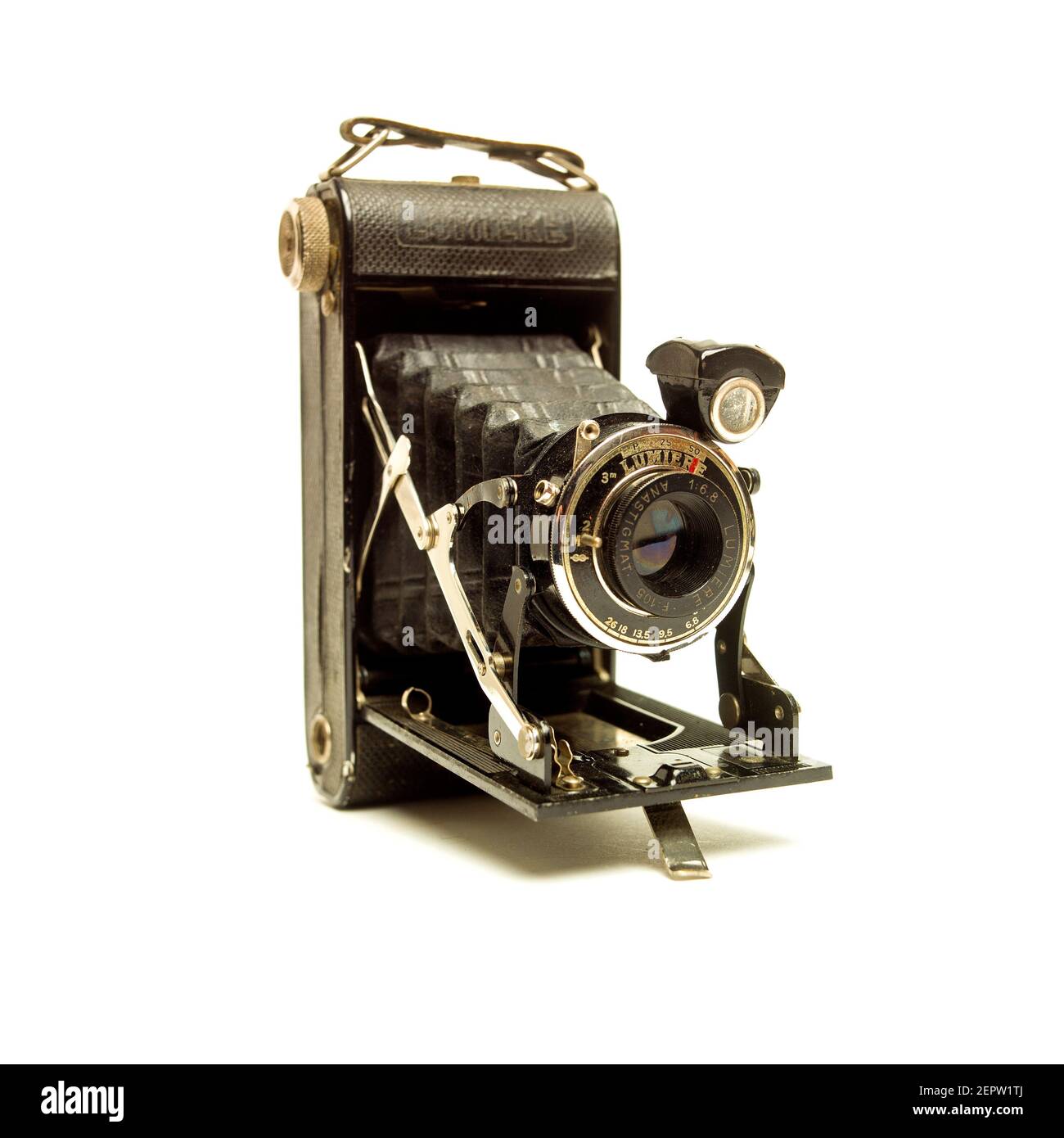 Vecchia macchina fotografica su sfondo bianco Foto Stock