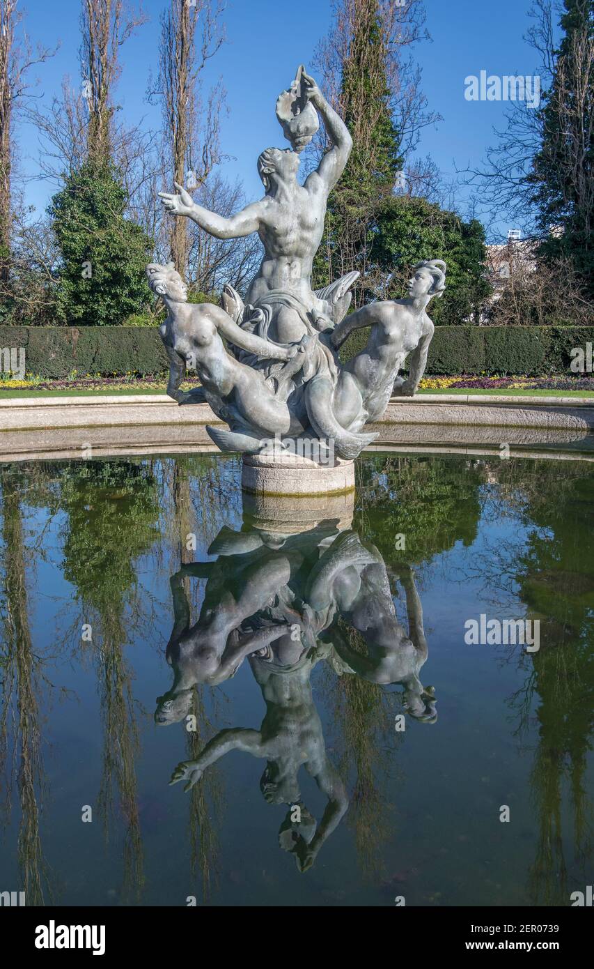 Triton Fountain Queen Mary's Gardens Regents Park Londra Inghilterra Foto Stock