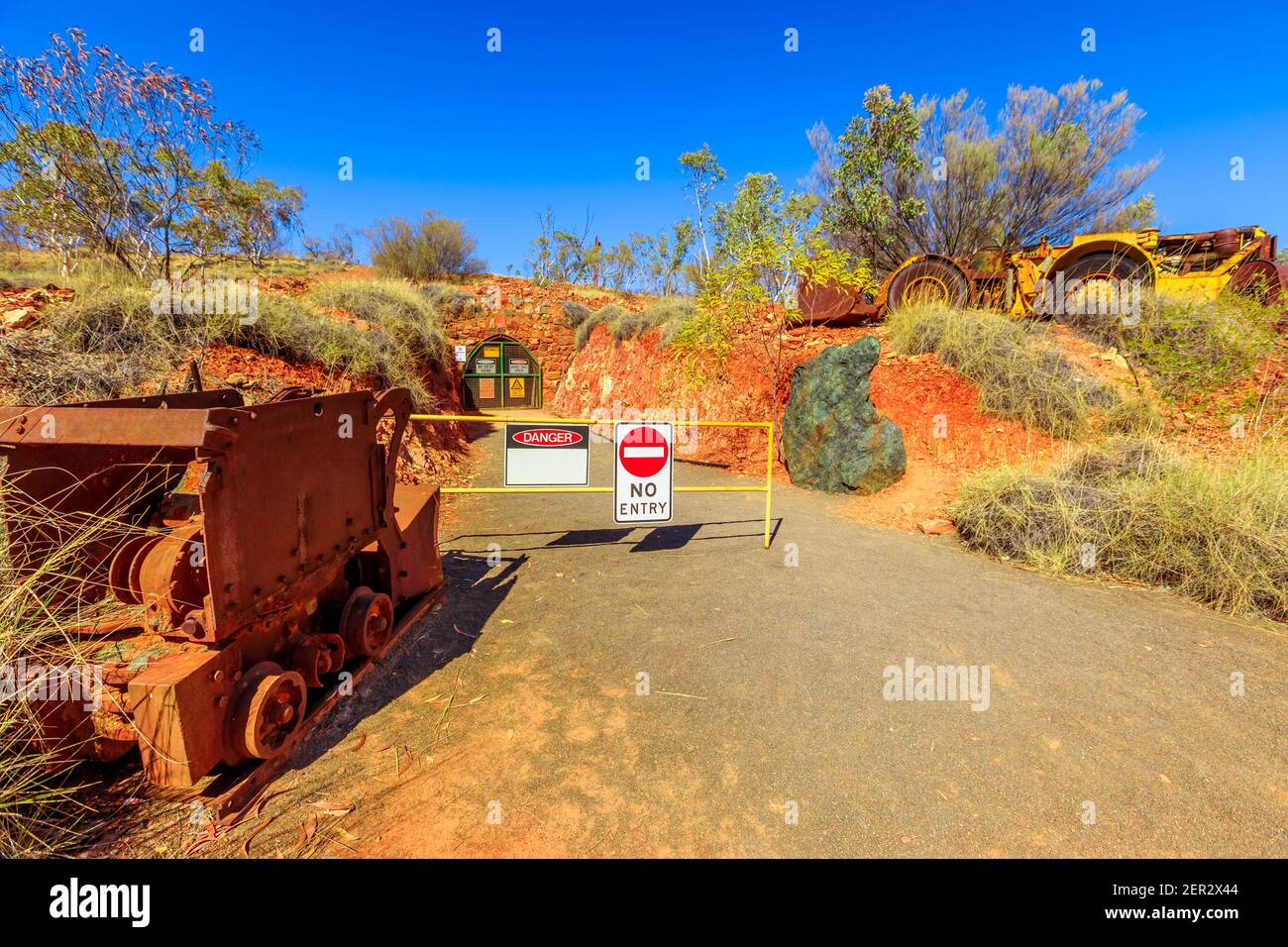 Ingresso alla miniera del Battery Hill Mining Center, Tennant Creek nel territorio del Nord, Australia Centrale. La miniera sotterranea è un famoso turista Foto Stock