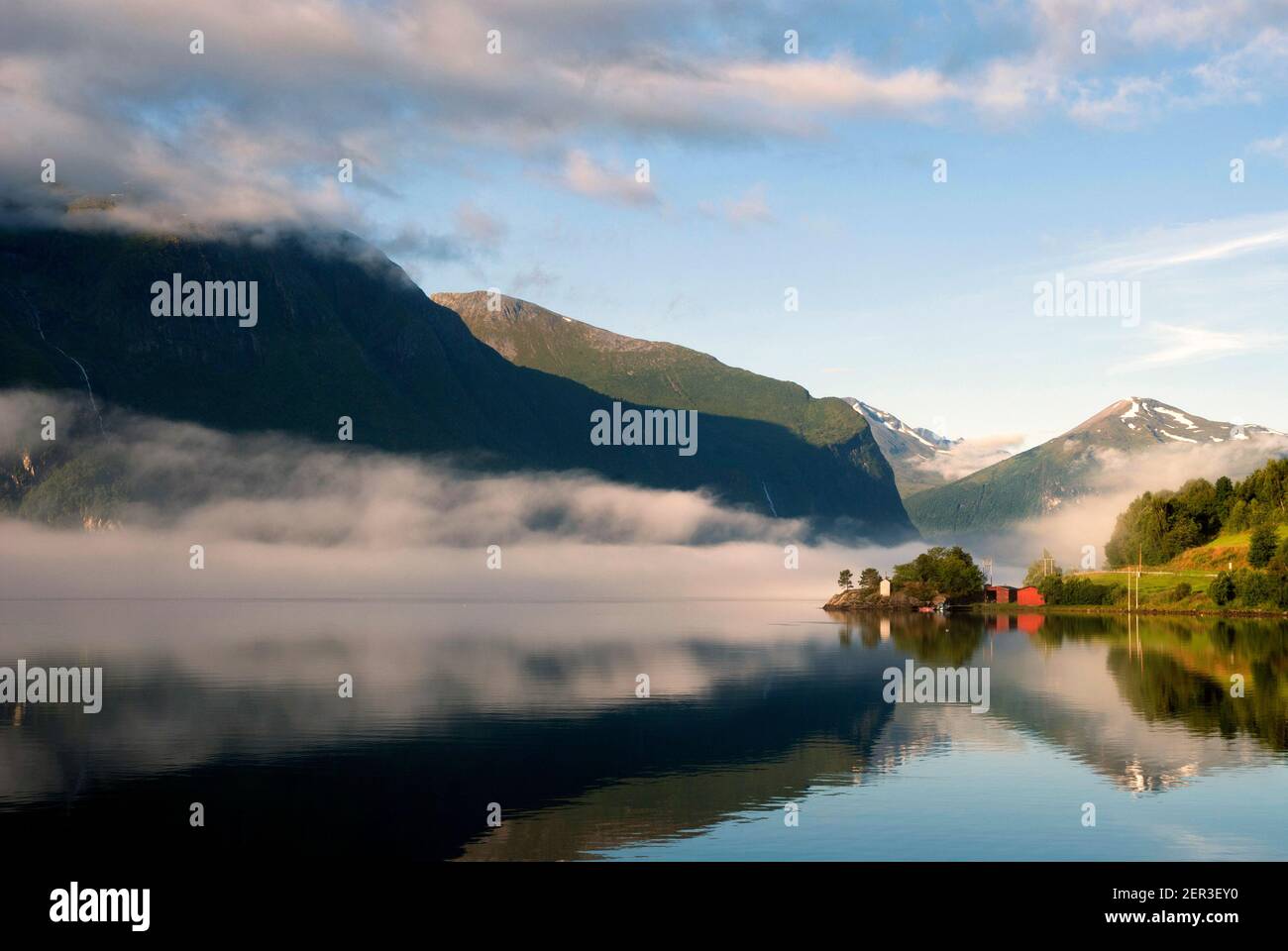 Vista su Romsdalsfjorden Foto Stock