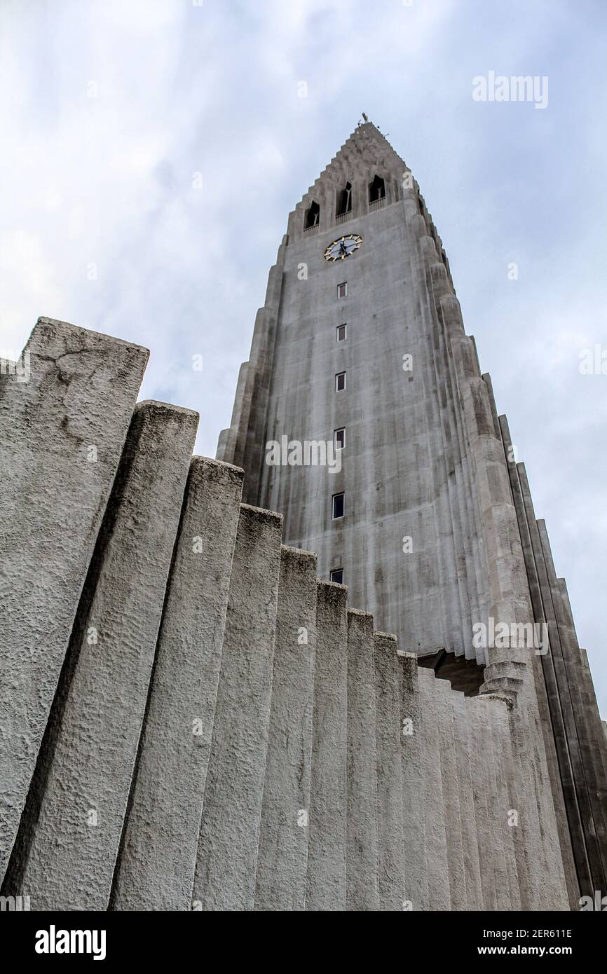 Campanile della cattedrale di Hallgrimskirkja a Reykjavik, Islanda Foto Stock