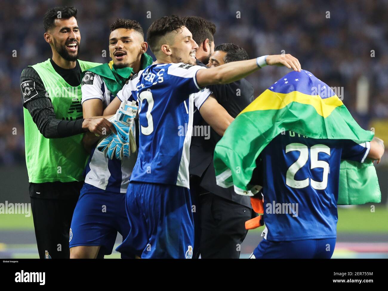 Porto, 06/05/2018 - o Futebol Clube do Porto recebeu esta noite o Clube  Desportivo Feirense, no EstÃ¡Dio do Dragão, em jogo a contar para a 33Âª  jornada da i Liga 2017/18. Taçaaça