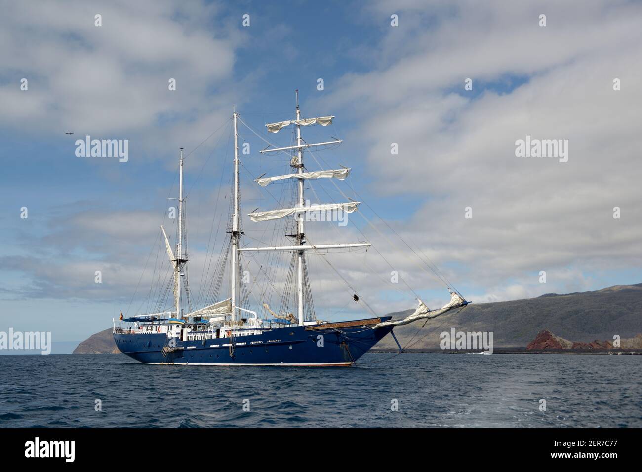 Mary Anne ancorò a Puerto Egas, Isola di Santiago, Isole Galapagos, Ecuador Foto Stock