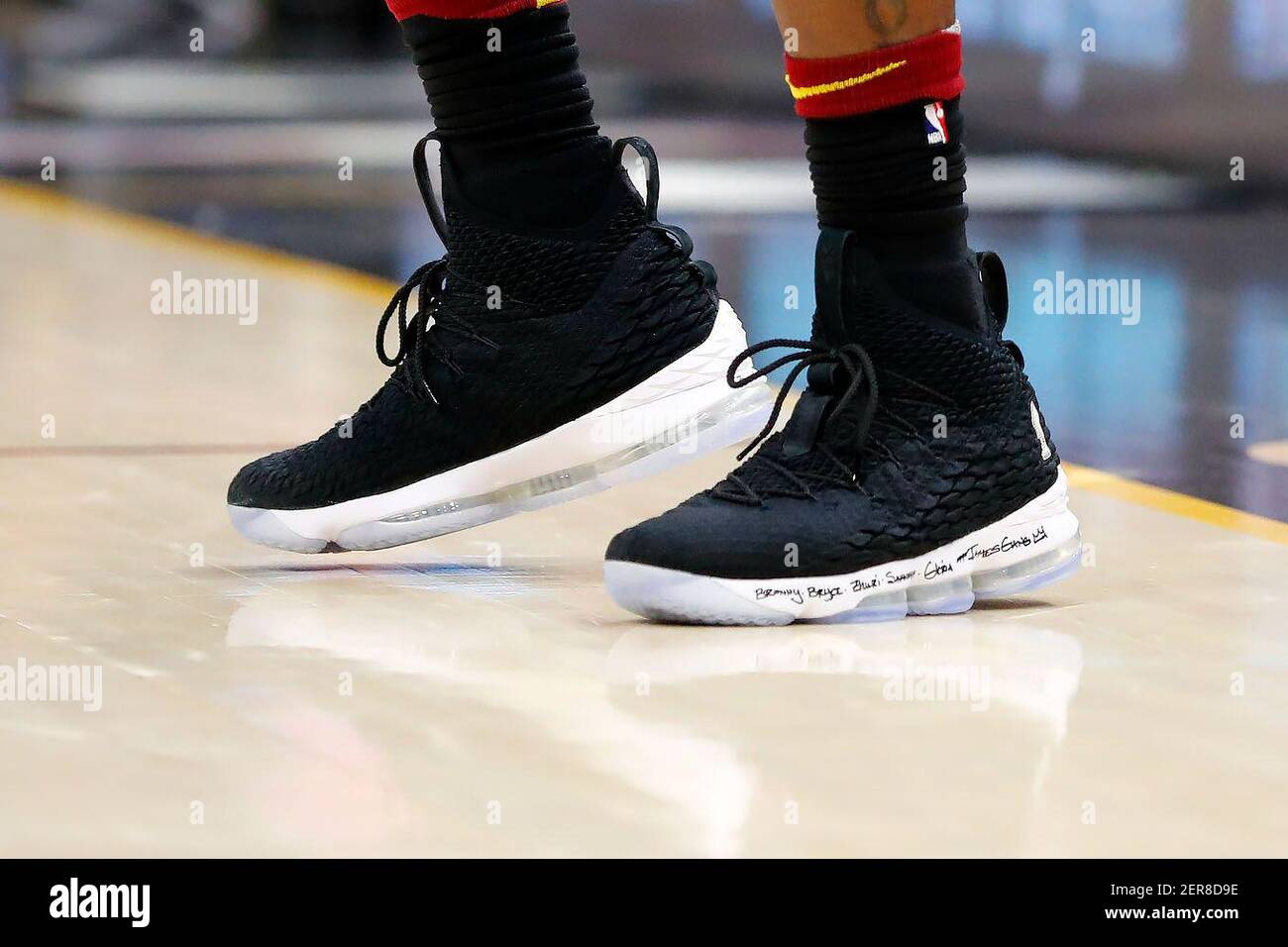 scarpe lebron 2018