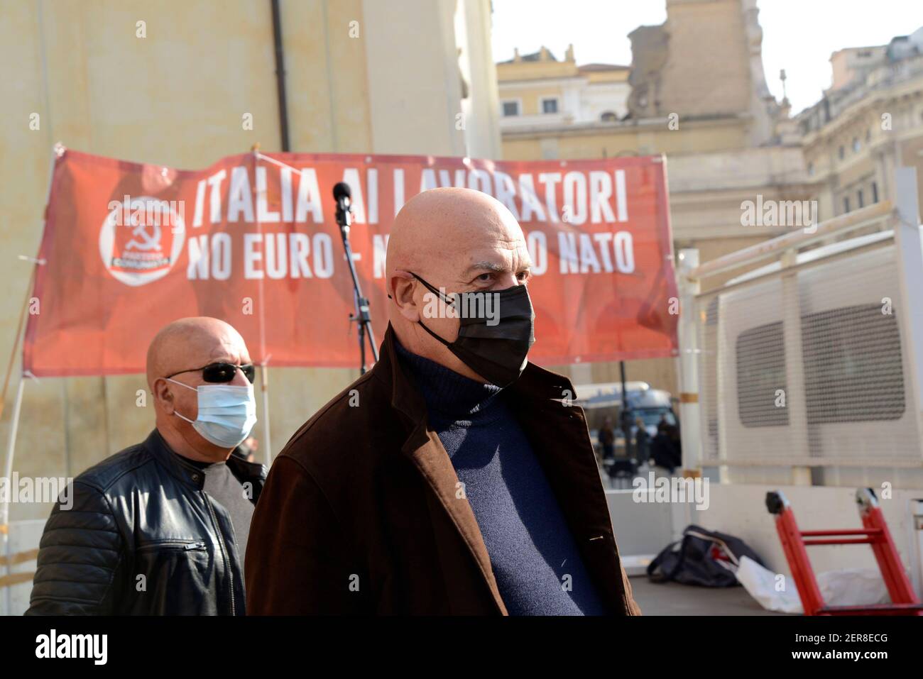 Roma, manifestazione del Partita Comunista Italiano, in Piazza San Silvestro , contro il governo Draghi Foto Stock