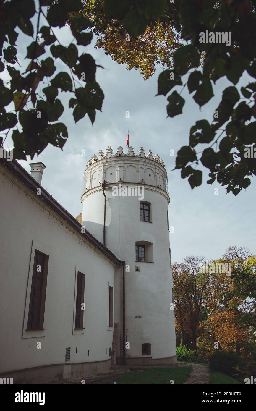 Il Castello di Przemysl o Castello di Casimir, del XIV secolo, è un castello rinascimentale di Przemysl, in Polonia. Si trova sulla collina del Castello. Vista della Torre della cittata Foto Stock