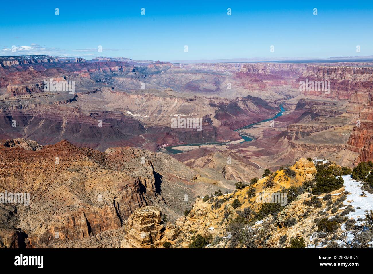 Vista panoramica dalla scogliera sud del Grand Canyon in inverno Foto Stock