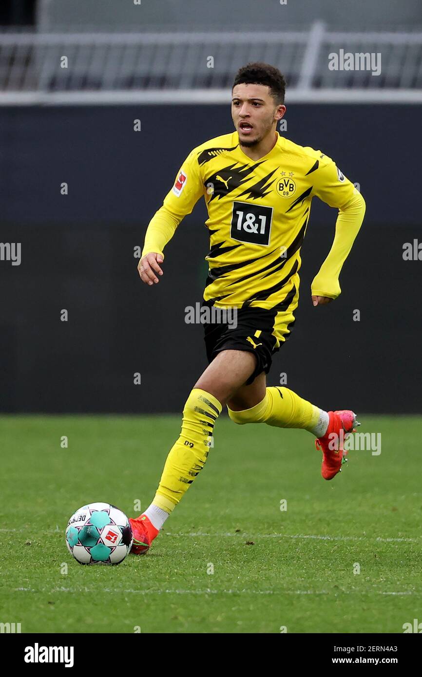 Signal Iduna Park Dortmund Germany, 27.02.2021, Football: Bundesliga season 2020/21 matchday 23, Borussia Dortmund (BVB, yellow) vs Arminia Bielefeld ARM, white) 3:0 ; Jadon Sancho (Borussia Dortmund) Foto: Joachim Bywaletz / jb-sportfoo /Pool via DFvenbach * UTILIZZO DI immagini E video * come REGOLA EDITORIALE di Kolquasi * Foto Stock