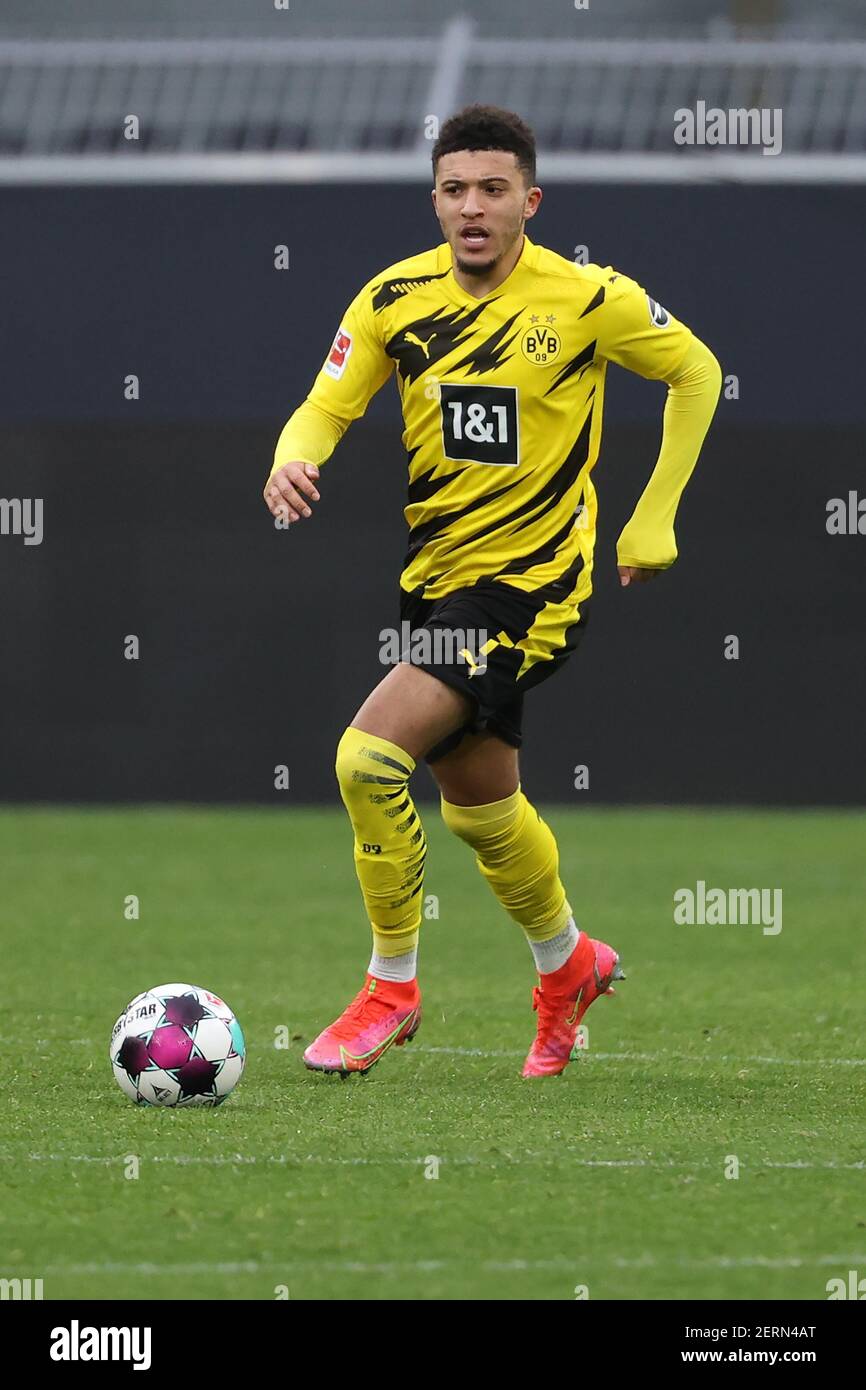 Signal Iduna Park Dortmund Germany, 27.02.2021, Football: Bundesliga season 2020/21 matchday 23, Borussia Dortmund (BVB, yellow) vs Arminia Bielefeld ARM, white) 3:0 ; Jadon Sancho (Borussia Dortmund) Foto: Joachim Bywaletz / jb-sportfoo /Pool via DFvenbach * UTILIZZO DI immagini E video * come REGOLA EDITORIALE di Kolquasi * Foto Stock