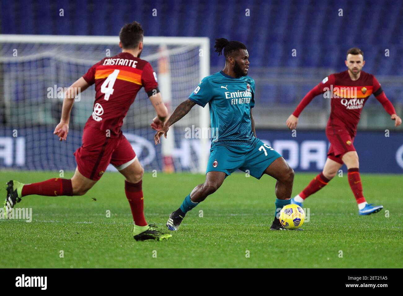 Franck Kessie di Milano (C) in azione durante il campionato italiano Serie A Football Match tra ROMA E AC Milano il 28 febbraio 2021 allo Stadio Olimpico di Roma - Foto Federico Proietti / DPPI / LiveMedia Foto Stock