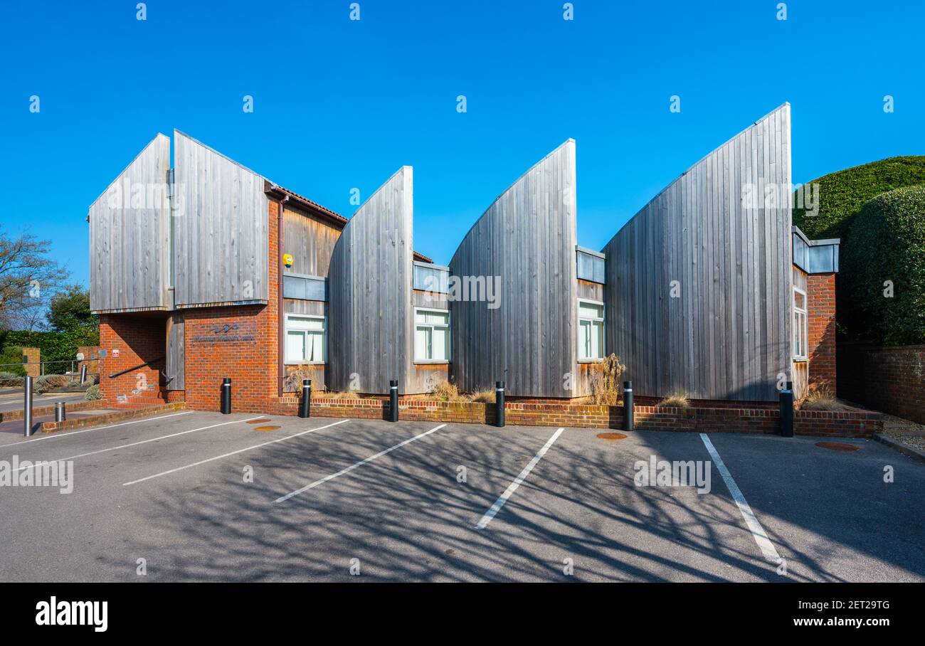 Westcourt Medical Center, un edificio di chirurgia medica locale dopo la recente modernizzazione a Rustington, West Sussex, Inghilterra, Regno Unito. Foto Stock