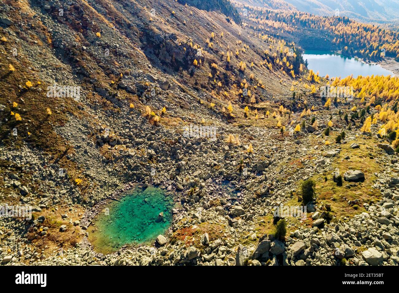 Svizzera, Val di campo, Lago Purple, Autumnal vista aerea Foto Stock