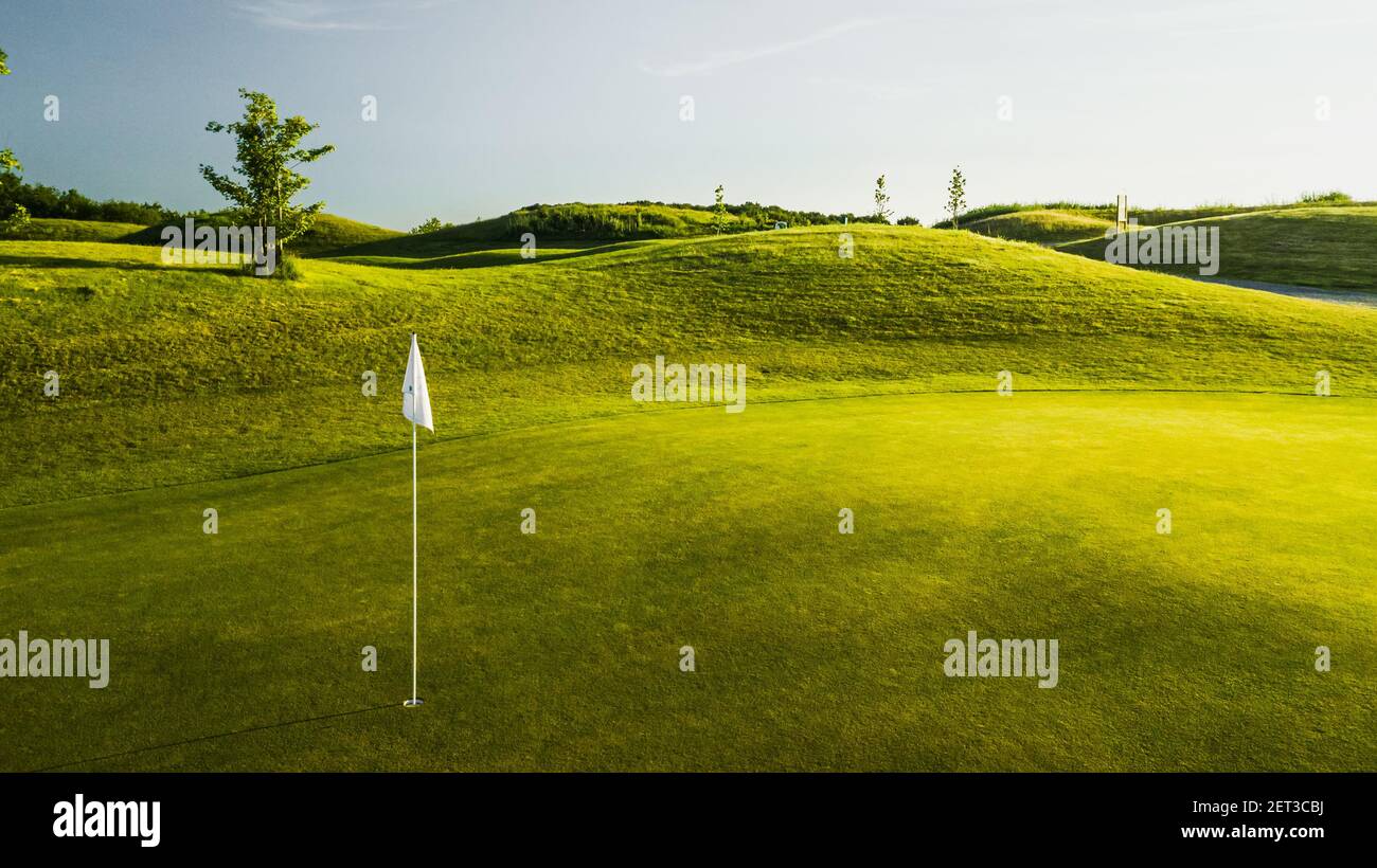 Splendida vista sul drone di un campo da golf Foto Stock