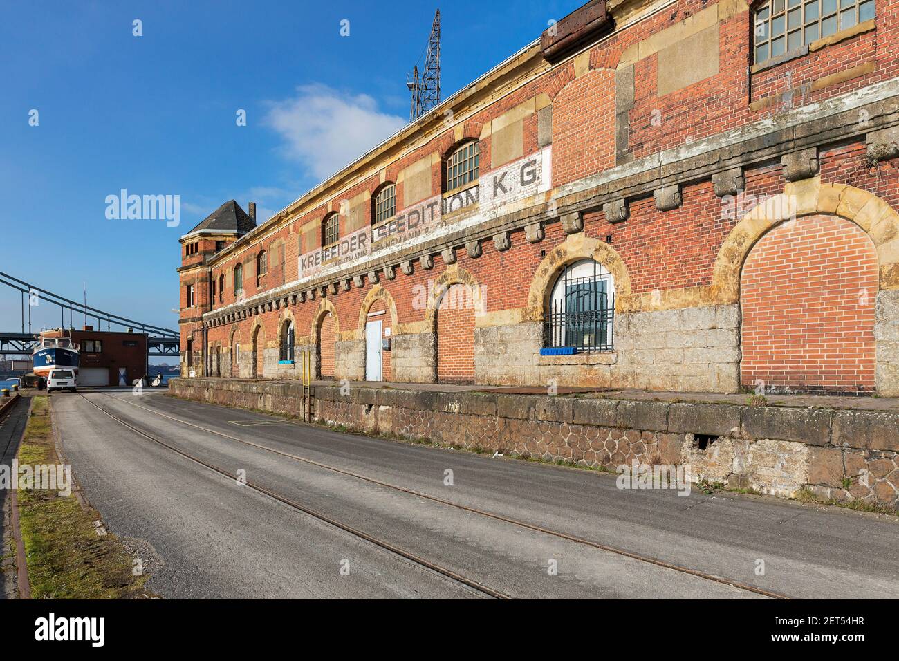 Krefeld-Linn - Vista ravvicinata delle case di stoccaggio abbandonate a Harbour, Nord Reno Westfalia, Germania, 27.02.2021 Foto Stock