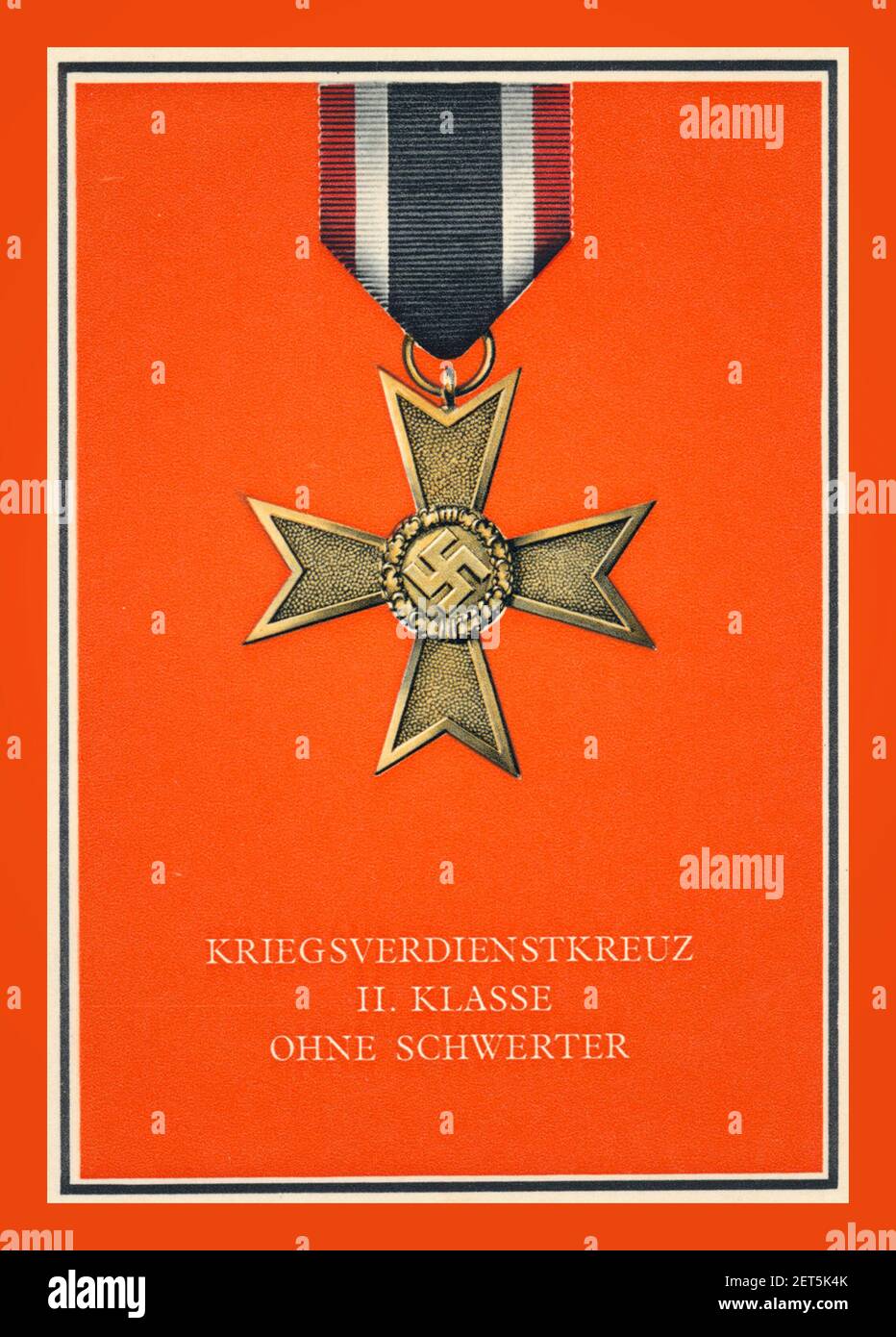 WW2 Premio della medaglia nazista tedesca 'kriegsverdienstkreuz 11.classe Ohne Schwerter' la seconda Classe di Merit Cross senza spade incrociate. Al centro si trova un emblema Swastika Foto Stock