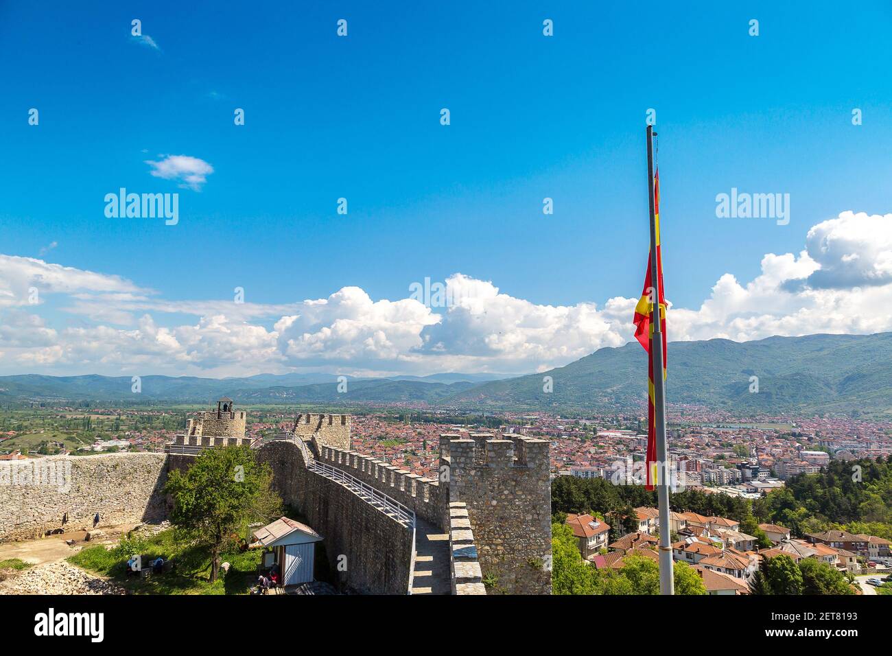 Rovine della vecchia fortezza di tzar Samuel a Ohrid in una bella giornata estiva, Repubblica di Macedonia Foto Stock