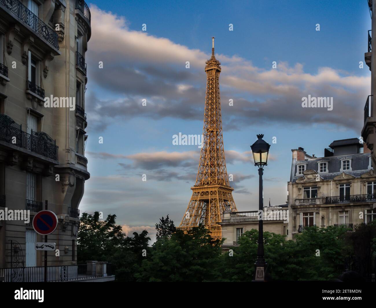 La famosa Torre Eiffel di Parigi, Francia Foto Stock