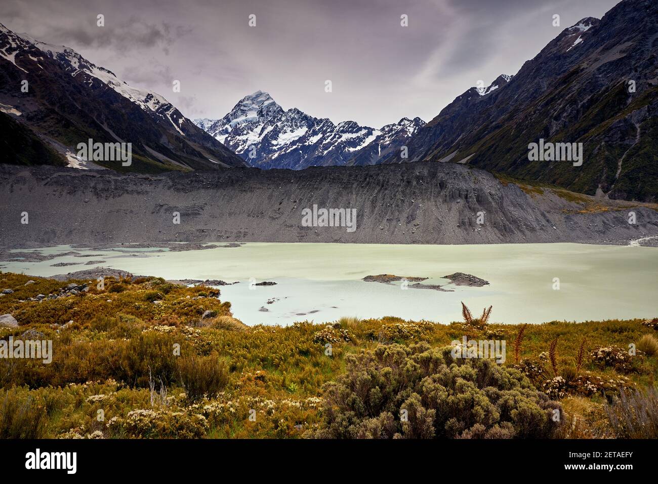 Mueller lago con muro morenico che guarda verso Aoraki Mt Cook Da Kea Point nel Parco Nazionale del Monte Cook Foto Stock