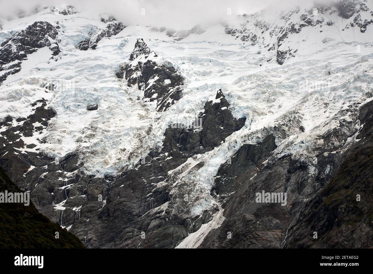 Ghiacciai sospesi sul Monte Sefton nel Parco Nazionale di Aoaraki Mt Cook, alba Foto Stock