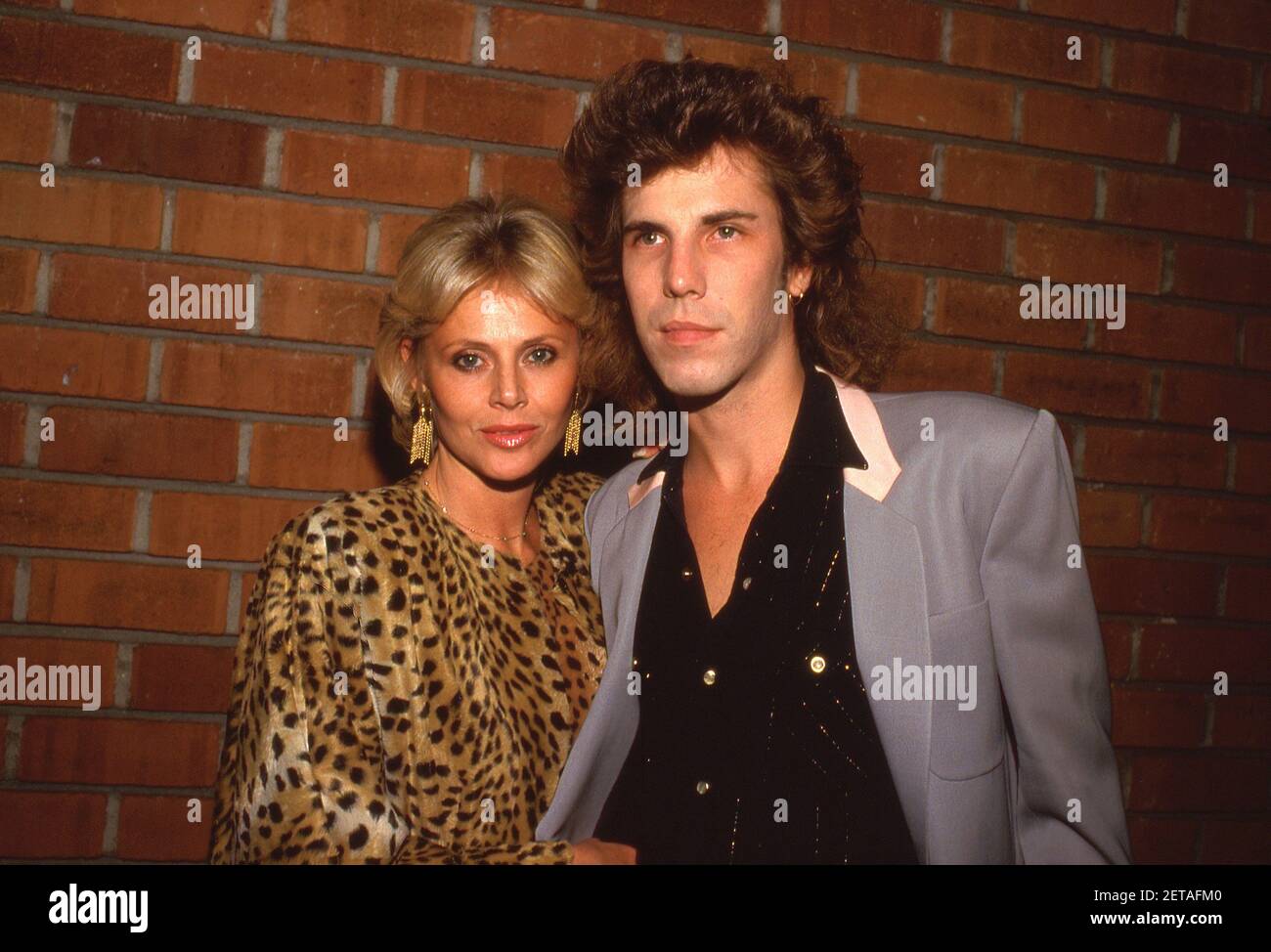 HOLLYWOOD, CA - OTTOBRE 28: Britt Ekland e Slim Jim Phantom avvistarono il 28 Ottobre 1986 al Director's Guild Theatre di Hollywood, California Credit: Ralph Dominguez/MediaPunch Foto Stock