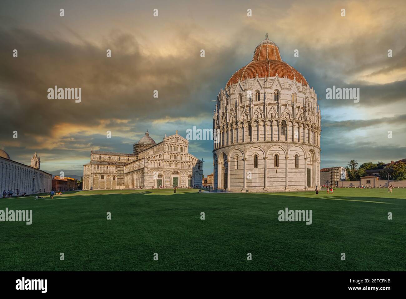 Battistero di San Giovanni (Battistero di San Giovanni di Pisa) a Pisa, Toscana, Italia. Il Battistero di Pisa divenne il secondo edificio, in ordine cronologico Foto Stock