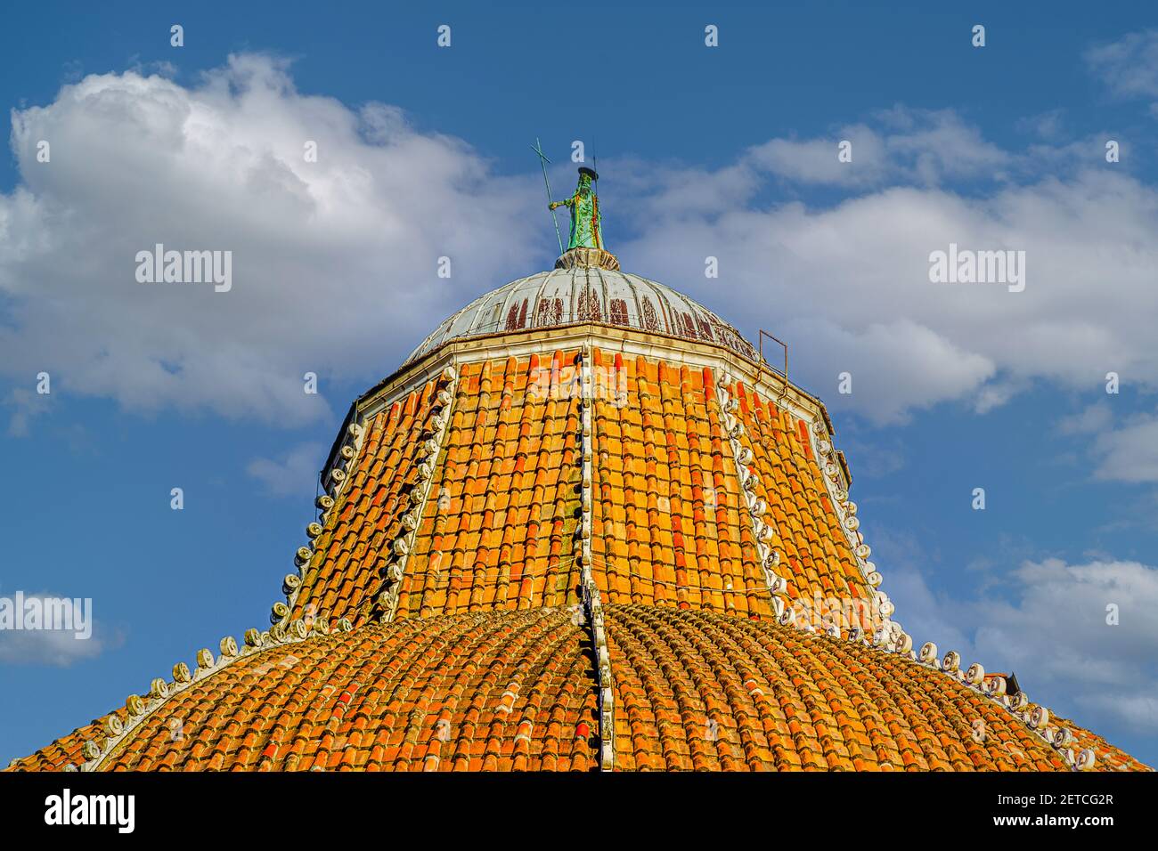 Battistero di San Giovanni (Battistero di San Giovanni di Pisa) a Pisa, Toscana, Italia. Il Battistero di Pisa divenne il secondo edificio, in ordine cronologico Foto Stock