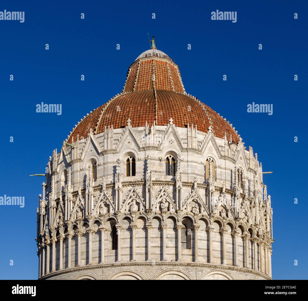 Battistero di San Giovanni (Battistero di San Giovanni di Pisa) a Pisa, Toscana, Italia. Il Battistero di Pisa divenne il secondo edificio, in ordine cronologico Foto Stock