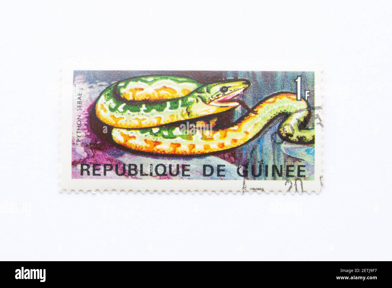 01.03.2021 Istanbul Turchia. Guinea Repubblica Postale Stamp. Circa 1967. Rettili serie di francobolli. African Rock Phyton. phyton sebae. Foto Stock
