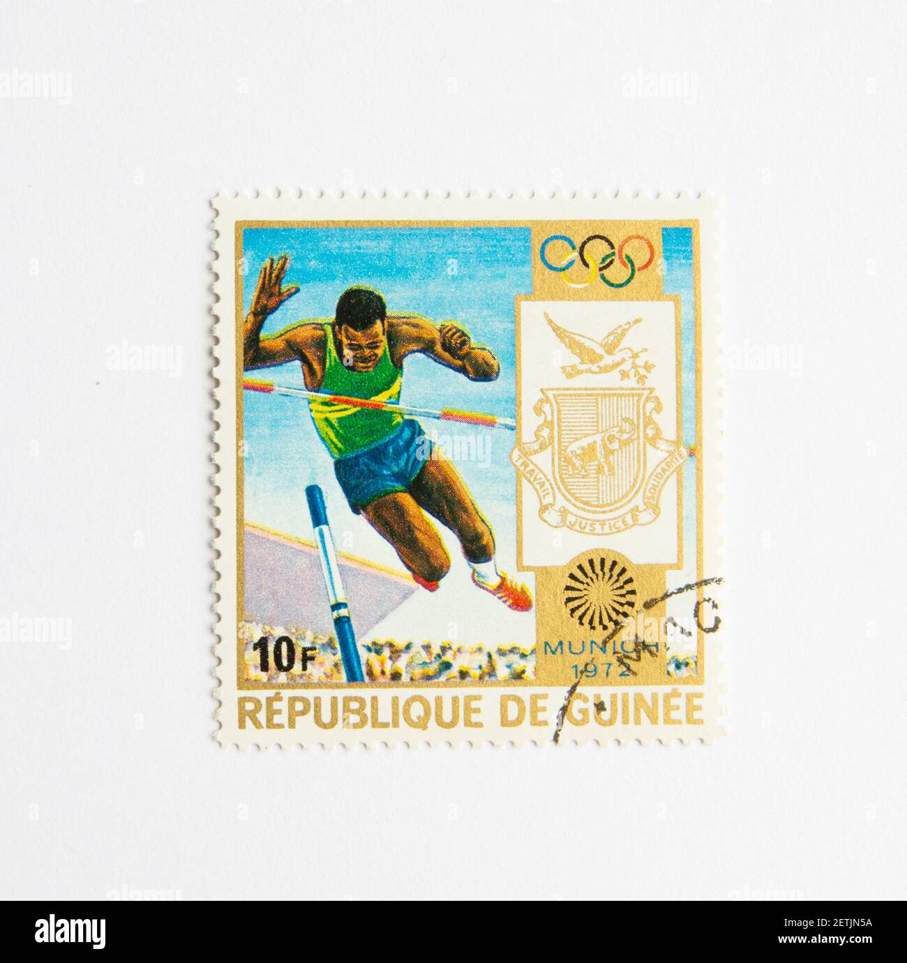 01.03.2021 Istanbul Turchia. Guinea Repubblica Postale Stamp. Circa 1972. monaco giochi olimpici pole vault Foto Stock