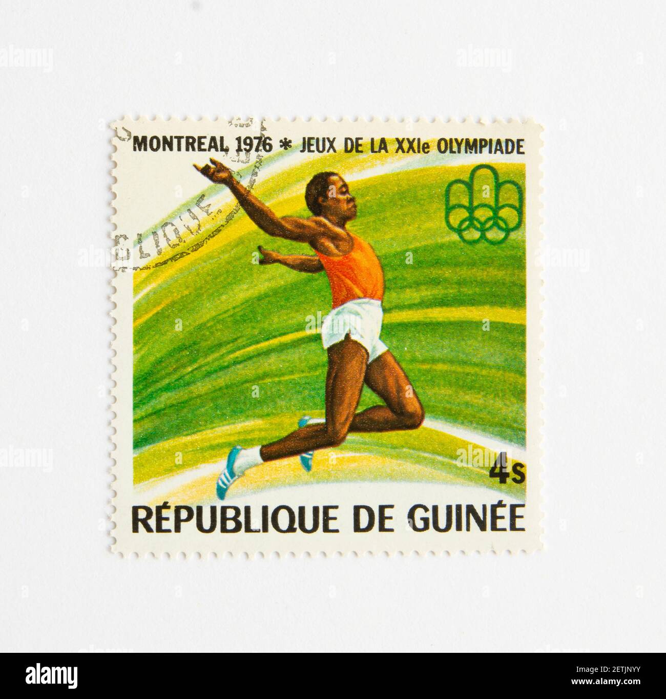 01.03.2021 Istanbul Turchia. Repubblica di Guinea francobollo. Circa 1976. Montreal 1976 Olimpiadi estive. Salto lungo Foto Stock
