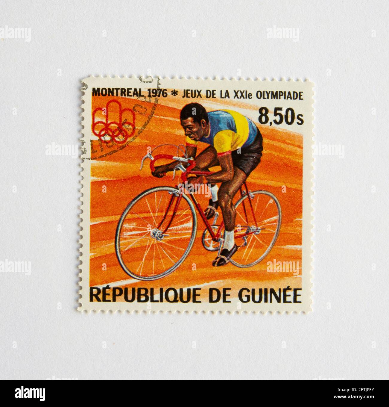 01.03.2021 Istanbul Turchia. Repubblica di Guinea francobollo. Circa 1976. Montreal 1976 Olimpiadi estive. bicicletta, corsa in bicicletta Foto Stock