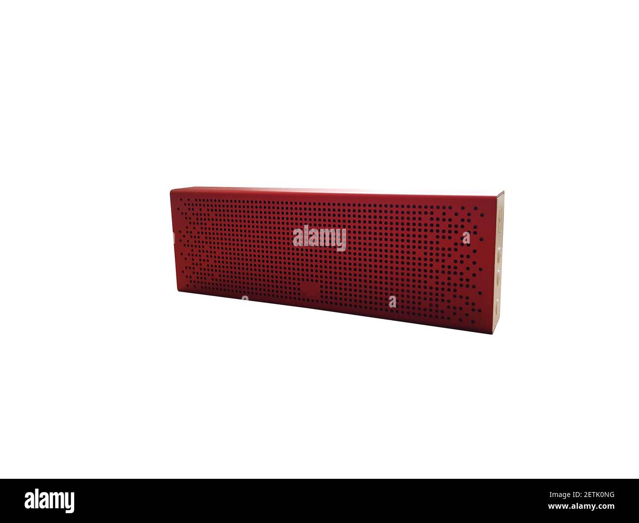 Altoparlante portatile per musica in rosso isolato su sfondo bianco Foto Stock