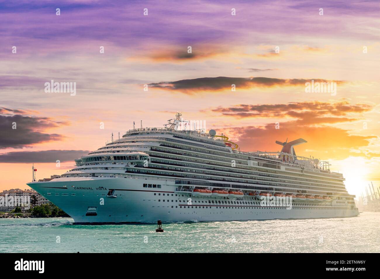 Nave da crociera Carnival Vista a Miami, Florida, USA Foto Stock