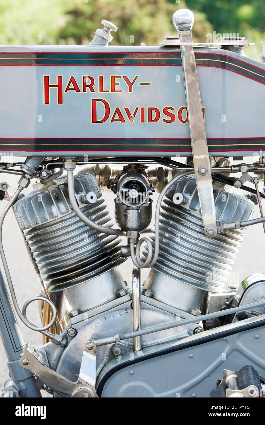 La motocicletta vintage 1915 Harley Davidson 11F al VMCC Banbury Run. Banbury, Oxfordshire, Inghilterra. Foto Stock