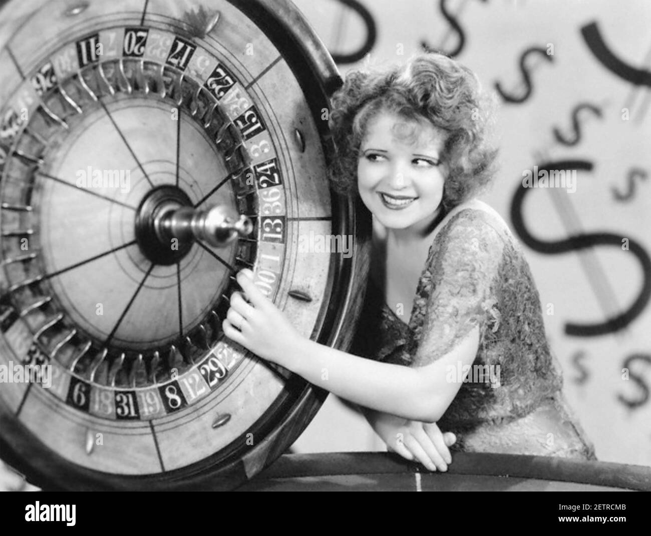 CLARA BOW (1905-1965) attrice cinematografica americana nel Paramount 1931 Film No Limit (Nessun limite pellicola Foto Stock CLARA BOW (1905-1965) attrice cinematografica americana nel Paramount 1931 Film No Limit (Nessun limite pellicola Foto Stock