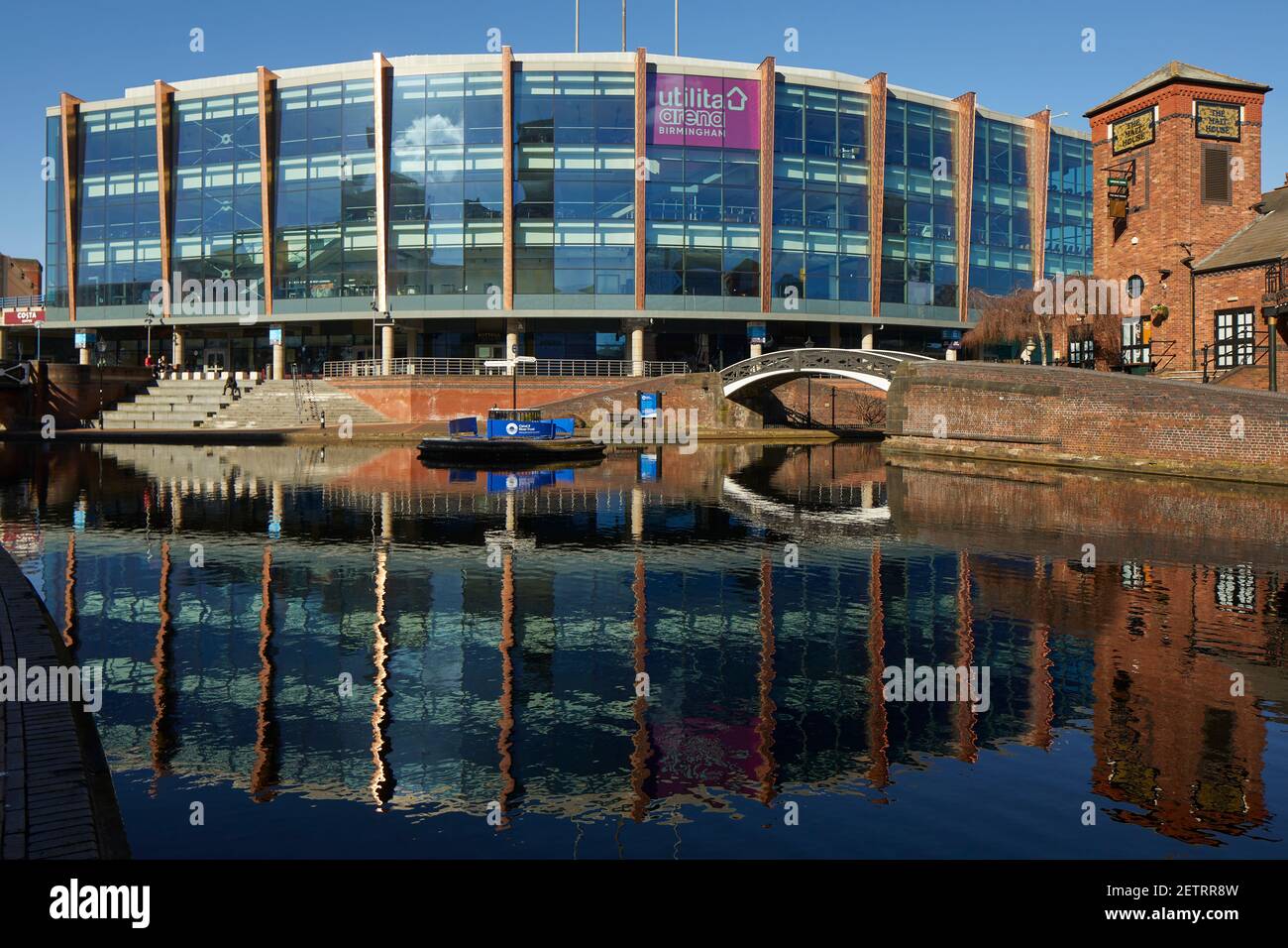 Centro di Birmingham, punto di riferimento della Utilita Arena Birmingham sulla Birmingham Canale Old Line bacino marina Foto Stock