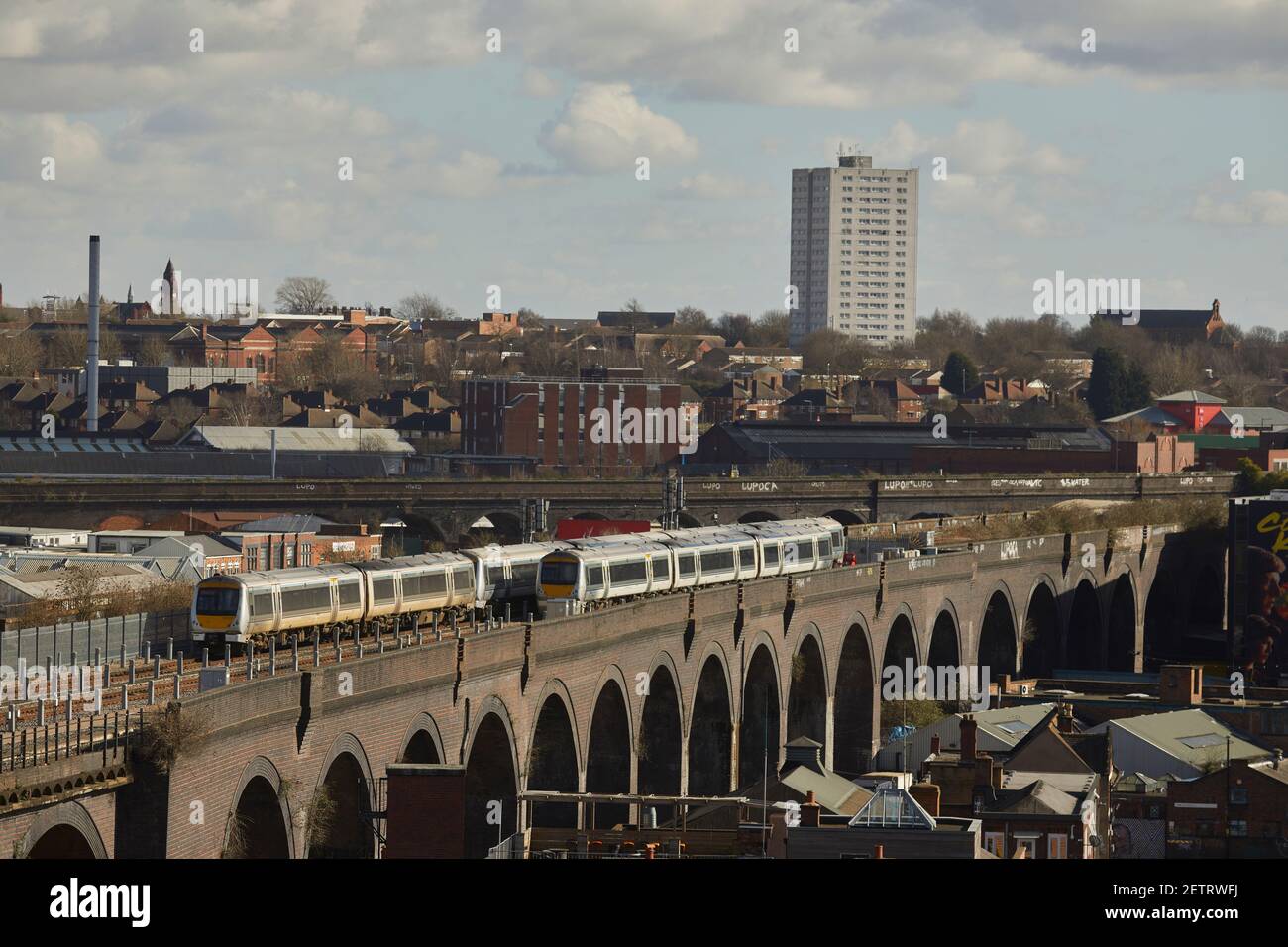 La stazione di Birmingham Moor Street è a due vie: British Rail Class 168 Chiltern Servizi di linea treni pendolari Foto Stock