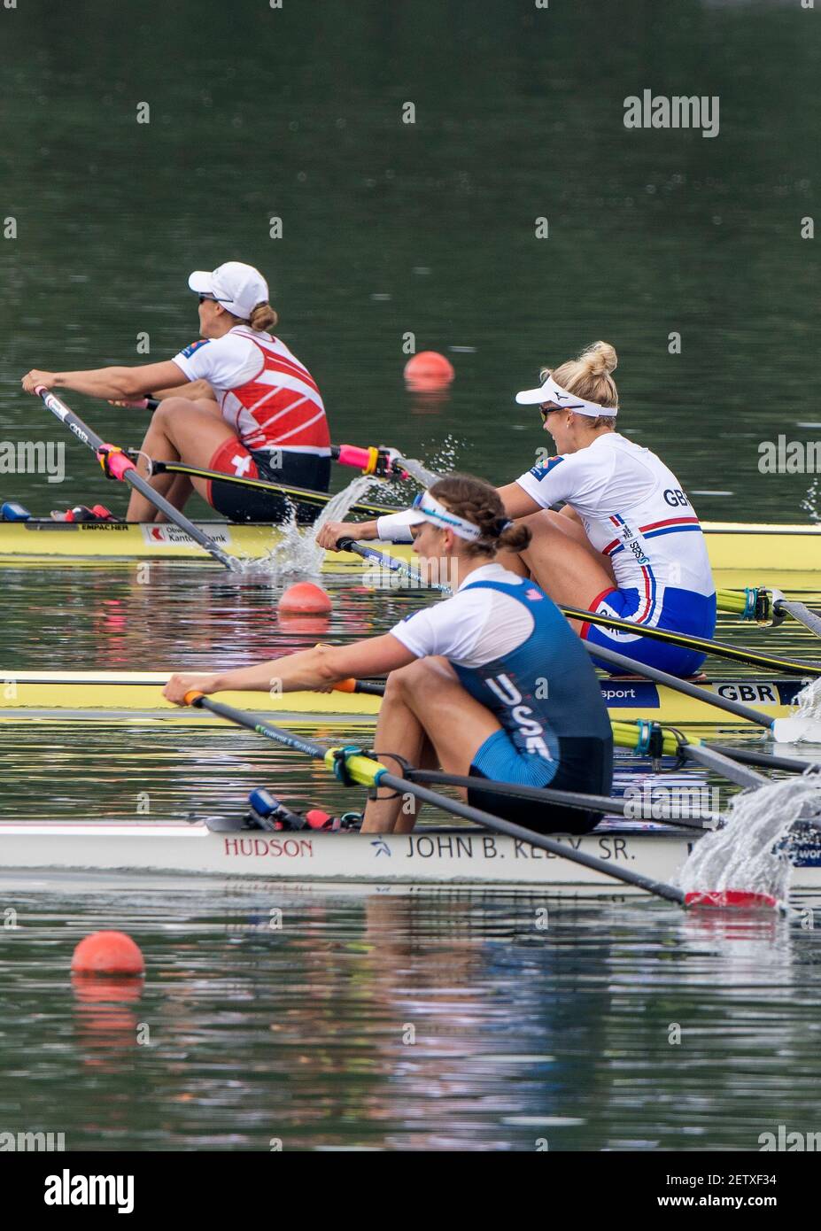 Linz, Austria, venerdì 30 agosto 2019, FISA World Rowing Championship, GBR W1X, Vicky Thornley, sadwiched between top, sui W1X, Jeannine GMELIN, Bottom USA W1X, Kara KOHLER, avvicinandosi al traguardo, nella loro semifinale,[Mandatory Credit; Peter SPURRIER/Intersport Images] 12:47:02 30.08.19 Foto Stock