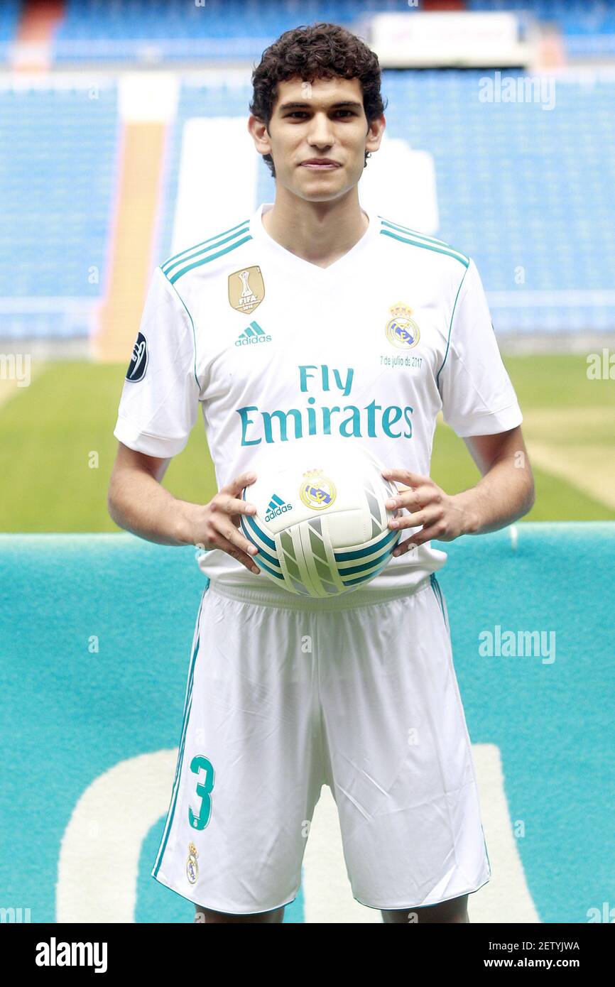 Il nuovo giocatore del Real Madrid Jesus Vallejo durante la sua presentazione ufficiale. 7 luglio 2017. (Acero/Alter Photos) *** utilizzare credito dal campo di credito *** Foto Stock