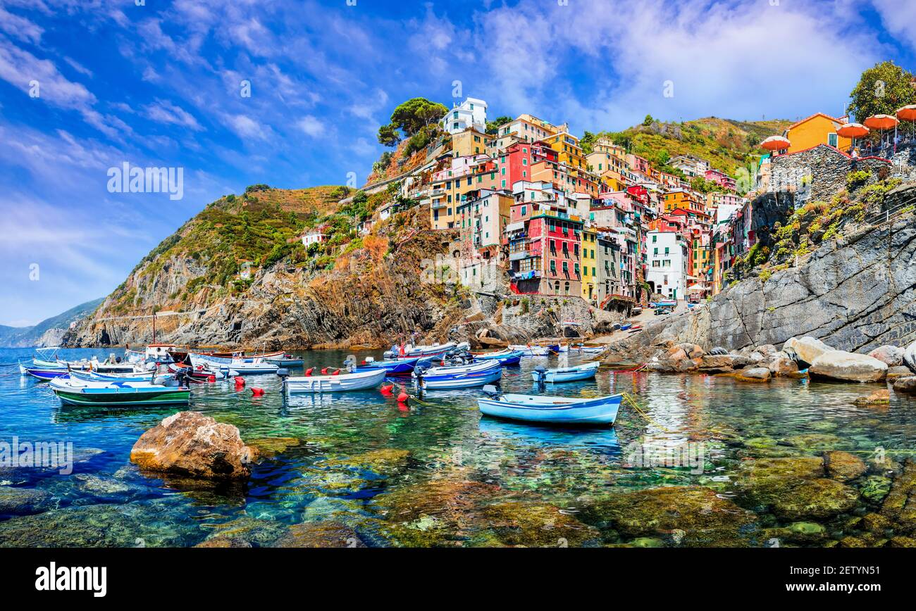 Cinque Terre. Riomaggiore villaggio in una piccola valle nella regione Liguria d'Italia. Foto Stock