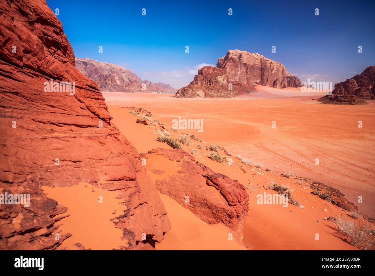 Wadi Rum, Giordania. Il famoso nodo principale Khor al Ajram nel deserto di Wadi Rum conosciuto come Valle della Luna, deserto dell'Arabia. Foto Stock