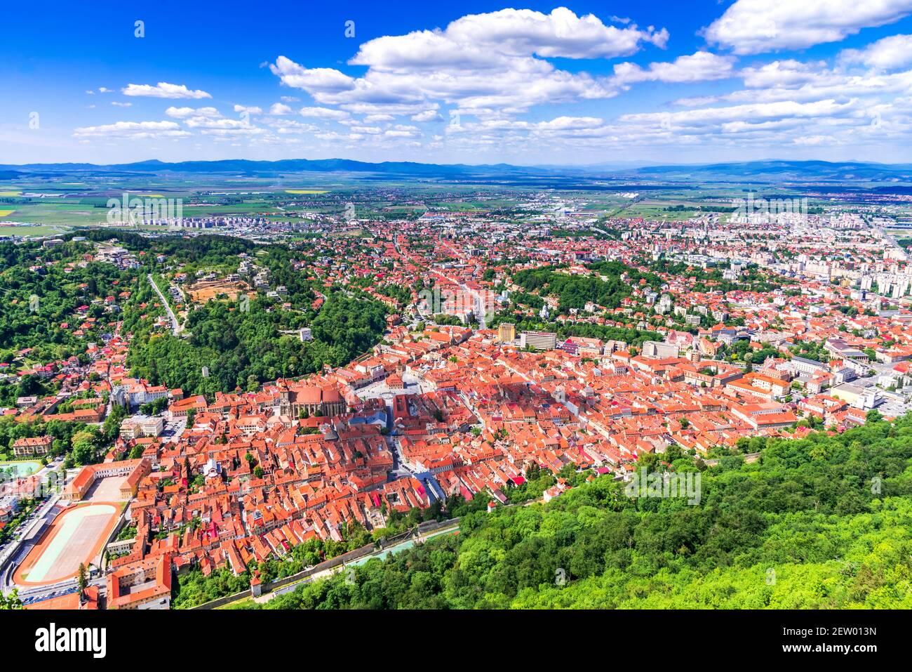 Brasov, Romania - Vista aerea del centro medievale di Brasov in Transilvania Foto Stock