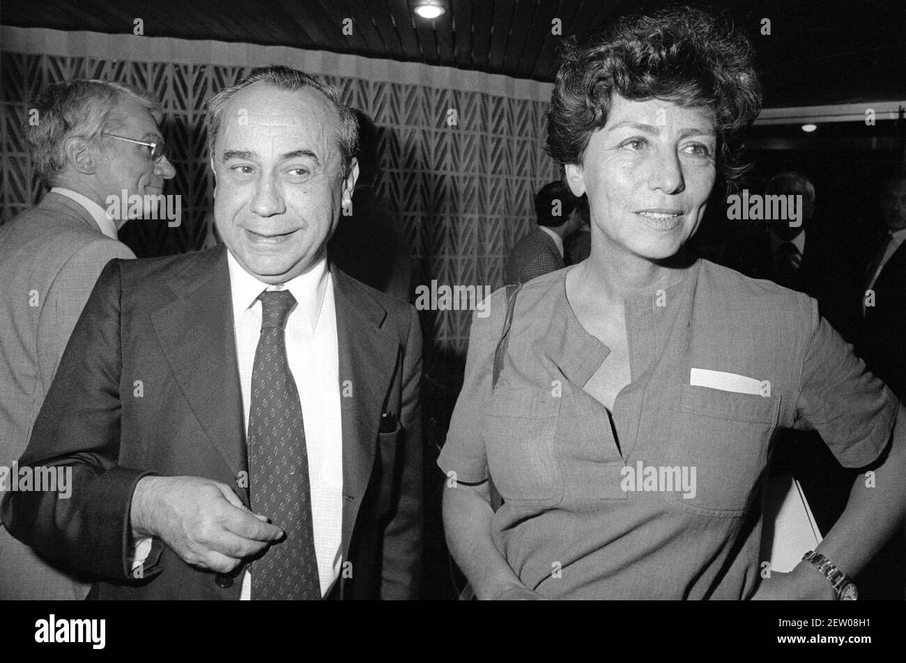 Lo scrittore siciliano Leonardo Sciascia e Luciana Castellina come europeo Parlamentari a Strasburgo (luglio 1979) Foto Stock