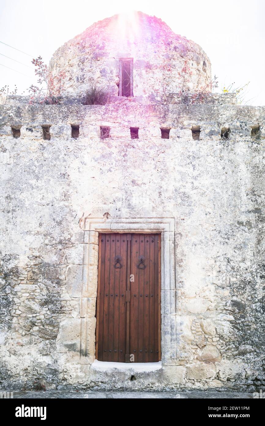 antico piccolo edificio chiesa ad una stanza Foto Stock