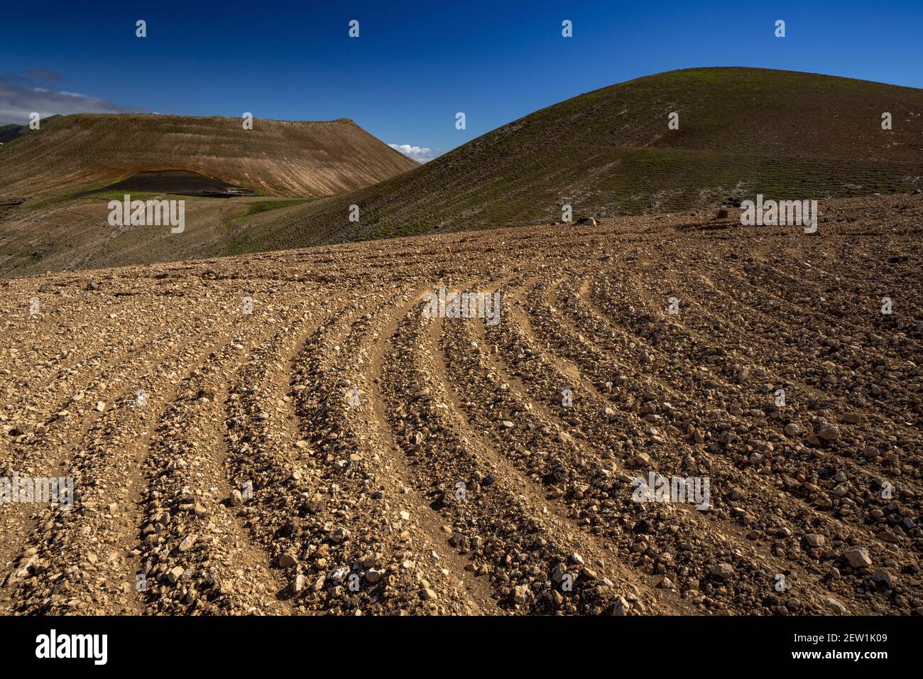 Spagna, Isole Canarie, Isola di Lanzarote, vulcani intorno alla città di Yaiza Foto Stock