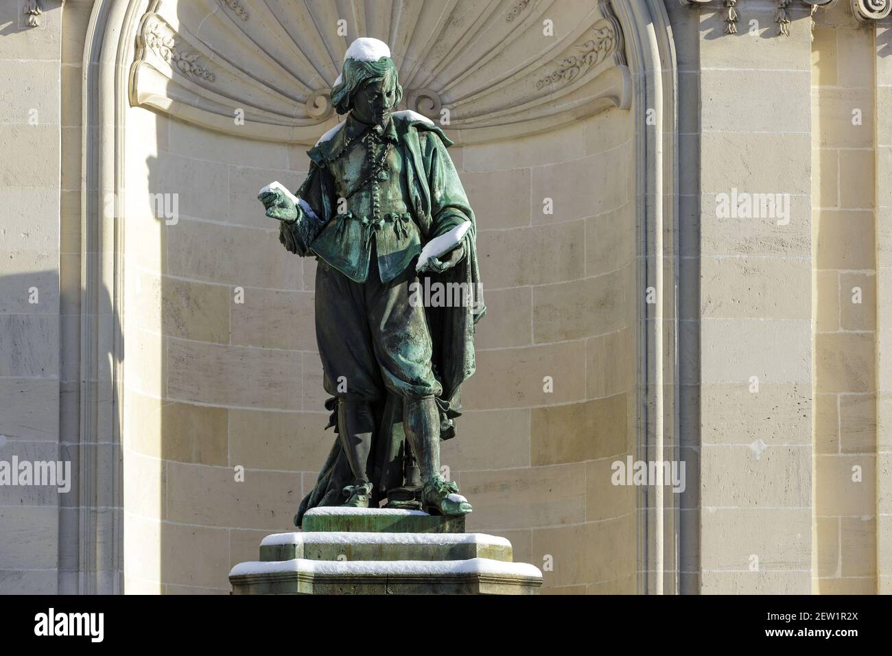 Francia, Meurthe et Moselle, Nancy, statua di Jacques Callot su Place Vaudemont (piazza Vaudemont) vicino a piazza Stanislas (ex piazza reale) costruita da Stanislas Leszczynski, re di Polonia e ultimo duca di Lorena nel 18 ° secolo, elencato come Patrimonio Mondiale dell'UNESCO Foto Stock